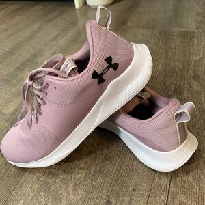Used Women's Charged Aurora Sneakers size US 10